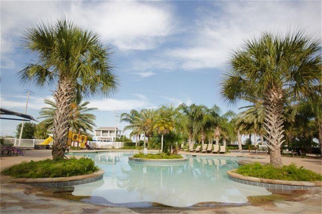 2 Fleming, Hitchcock, TX 77563