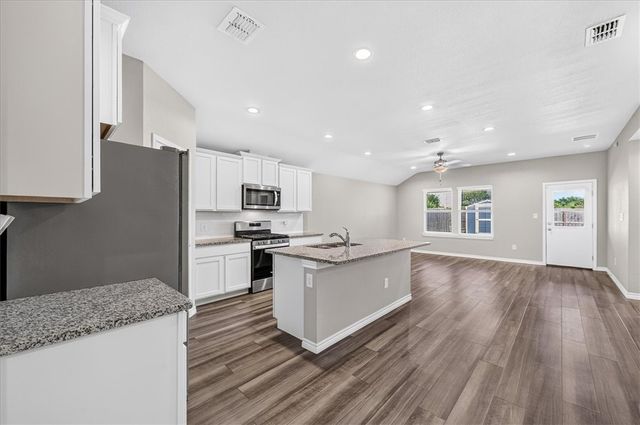 8133 Cattlemen Dr, Corpus Christi, TX 78414