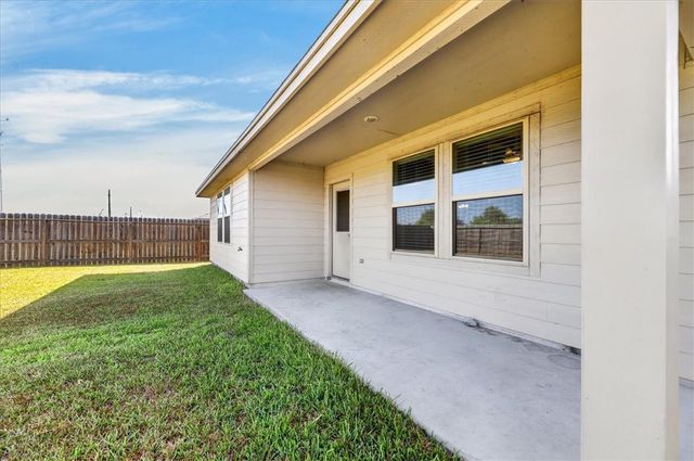 8133 Cattlemen Dr, Corpus Christi, TX 78414