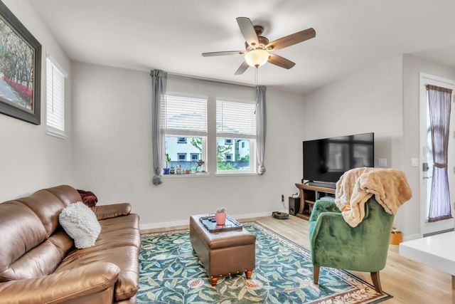 2692 Bathford St, Sacramento, CA 95833