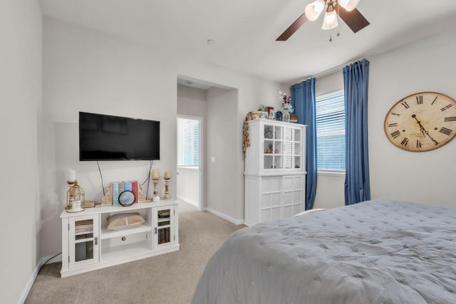 2692 Bathford St, Sacramento, CA 95833