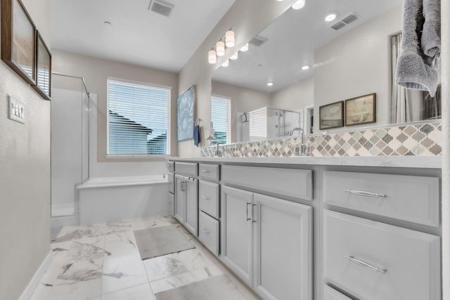 2692 Bathford St, Sacramento, CA 95833