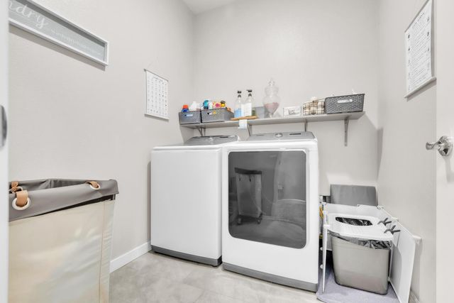 2692 Bathford St, Sacramento, CA 95833