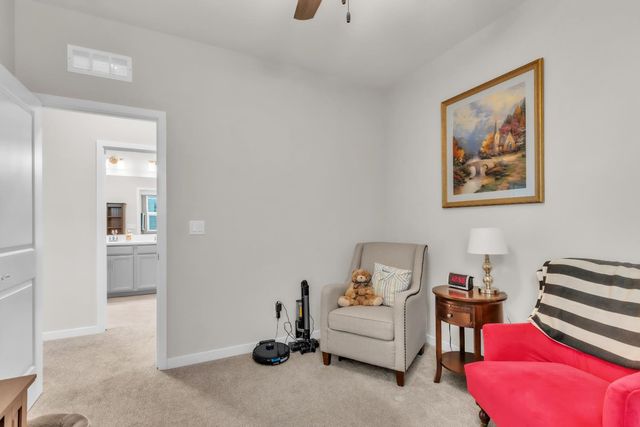 2692 Bathford St, Sacramento, CA 95833