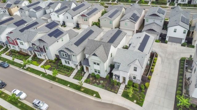 2692 Bathford St, Sacramento, CA 95833