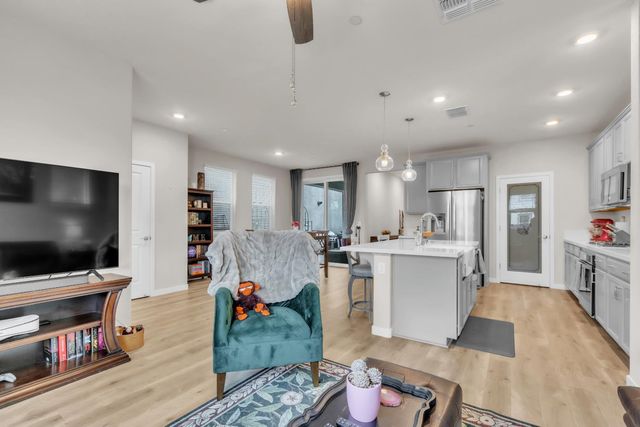 2692 Bathford St, Sacramento, CA 95833