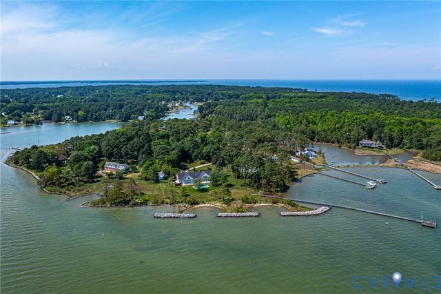 1071 Gum Thicket Rd, Gwynn, VA 23076