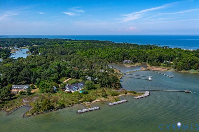 1071 Gum Thicket Rd, Gwynn, VA 23076