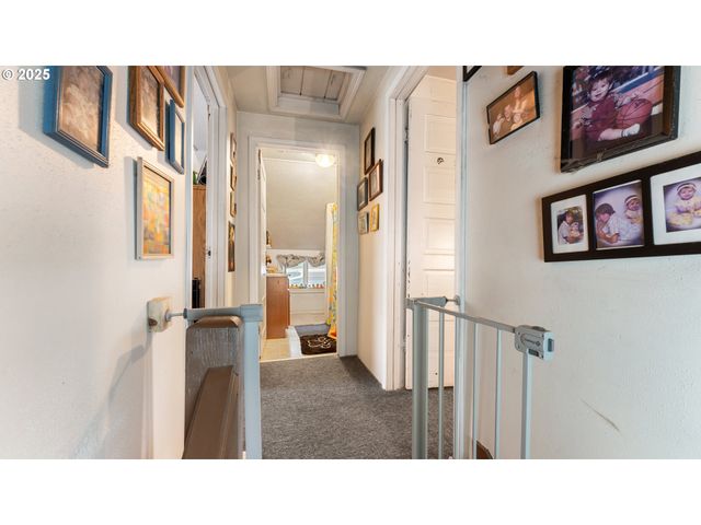 625 S 9TH St, Coos Bay, OR 97420