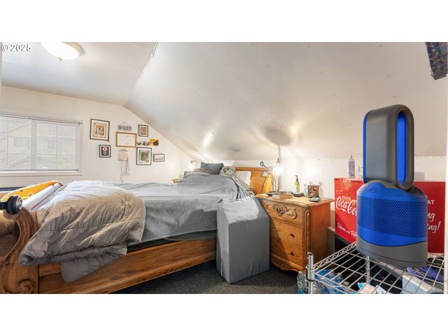 625 S 9TH St, Coos Bay, OR 97420