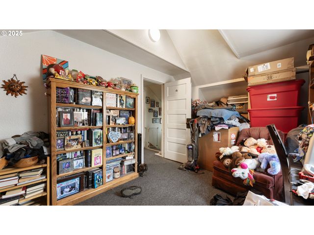 625 S 9TH St, Coos Bay, OR 97420