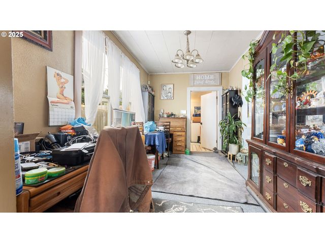 625 S 9TH St, Coos Bay, OR 97420