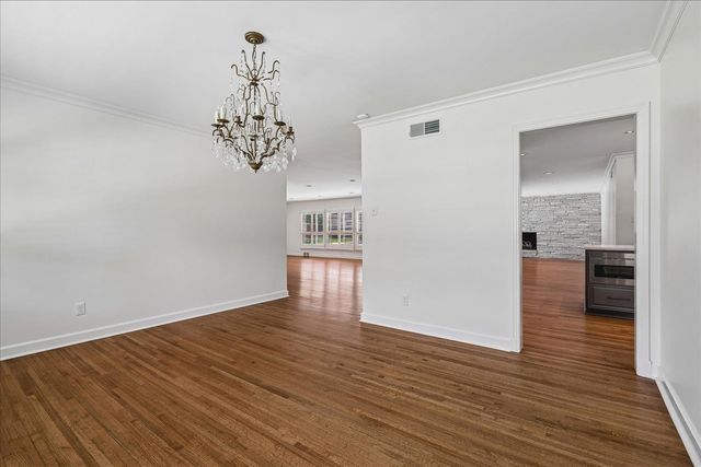73 S MENDENHALL RD, Memphis, TN 38117