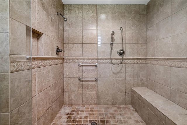 73 S MENDENHALL RD, Memphis, TN 38117