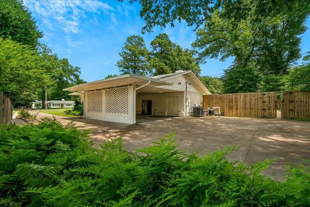 73 S MENDENHALL RD, Memphis, TN 38117