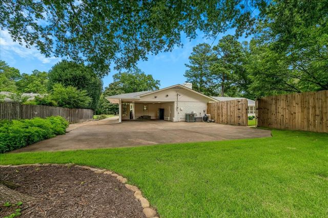 73 S MENDENHALL RD, Memphis, TN 38117