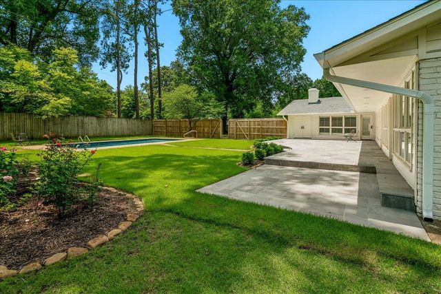 73 S MENDENHALL RD, Memphis, TN 38117