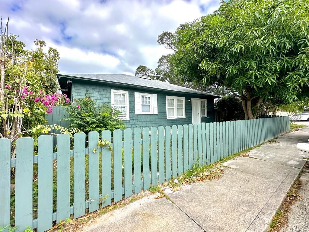2101 Ponce De Leon Avenue, West Palm Beach, FL 33407