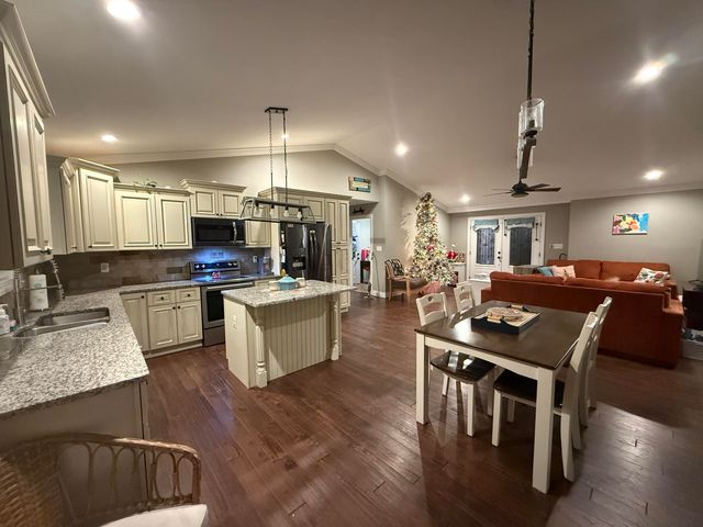 3696 Barbourville Road, London, KY 40744