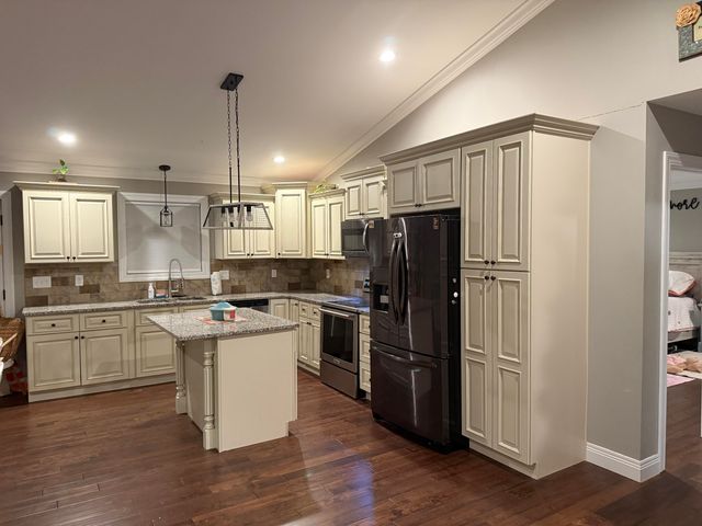 3696 Barbourville Road, London, KY 40744