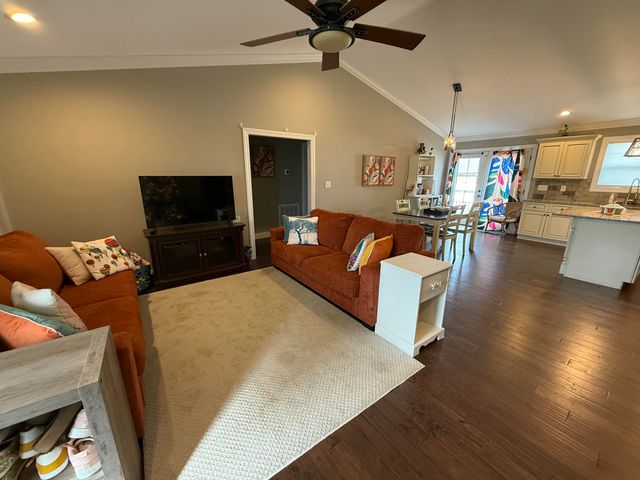 3696 Barbourville Road, London, KY 40744