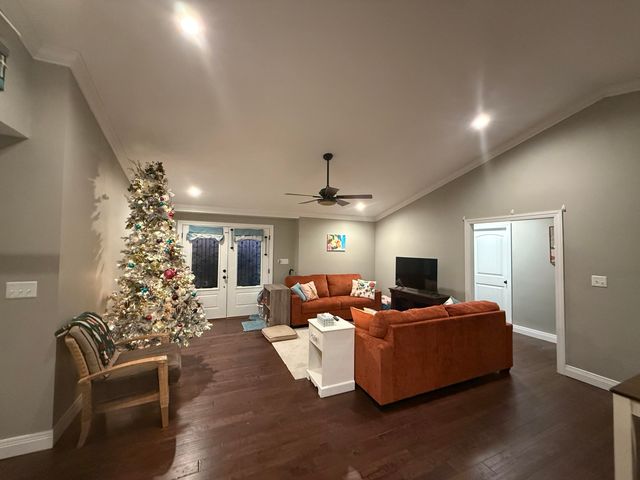 3696 Barbourville Road, London, KY 40744