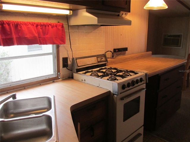 13 SADDLEBAG TRAIL S, Lake Wales, FL 33898