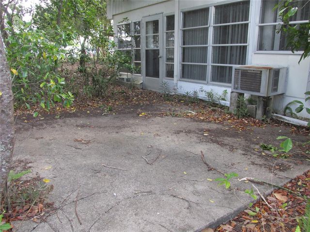 13 SADDLEBAG TRAIL S, Lake Wales, FL 33898