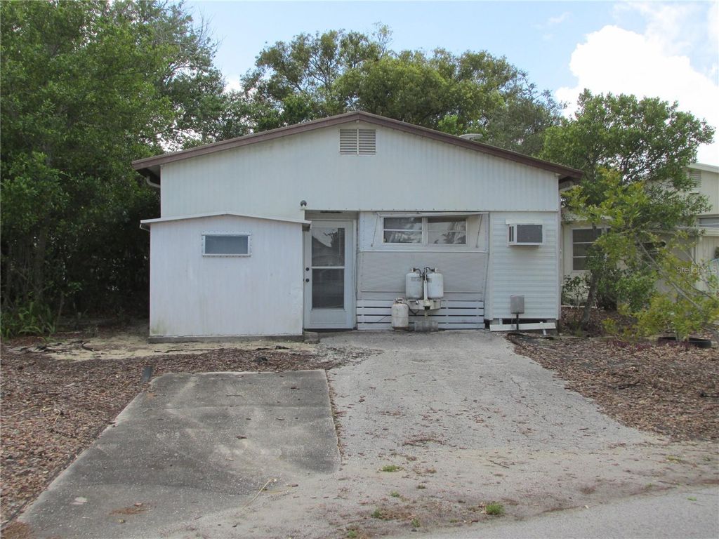 13 SADDLEBAG TRAIL S, Lake Wales, FL 33898