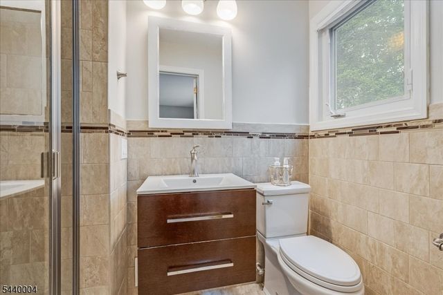 9 Linden Ln, Wayne Twp., NJ 07470