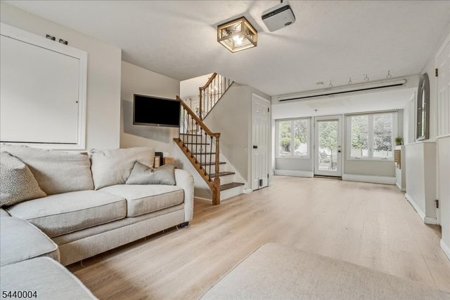 9 Linden Ln, Wayne Twp., NJ 07470