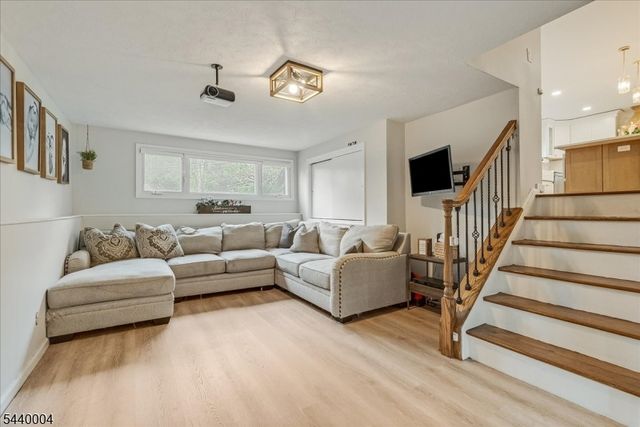 9 Linden Ln, Wayne Twp., NJ 07470