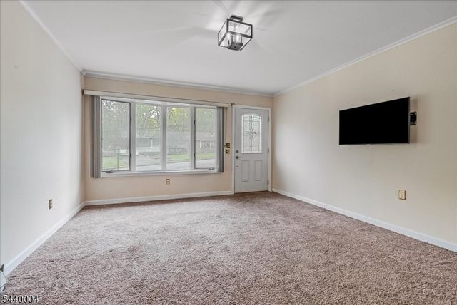 9 Linden Ln, Wayne Twp., NJ 07470
