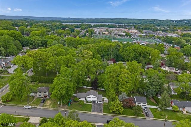 9 Linden Ln, Wayne Twp., NJ 07470