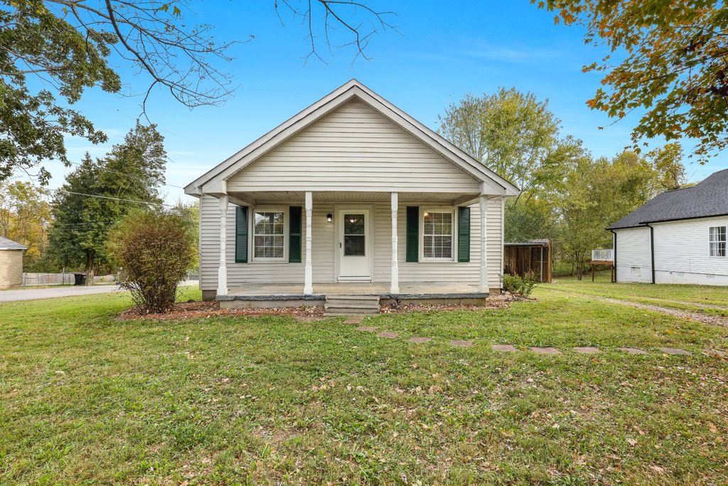 1357 Main St, Greenbrier, TN 37073
