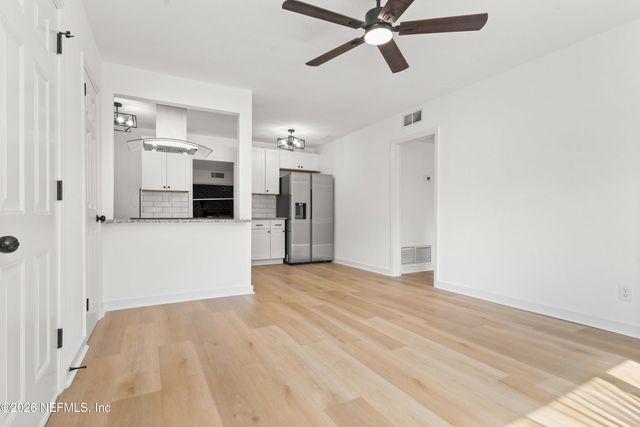 8845 ATTER Lane, Jacksonville, FL 32216