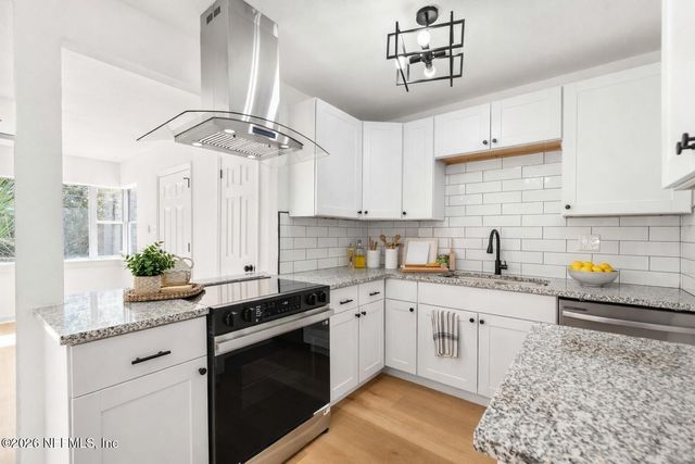 8845 ATTER Lane, Jacksonville, FL 32216