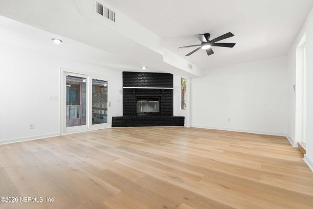 8845 ATTER Lane, Jacksonville, FL 32216