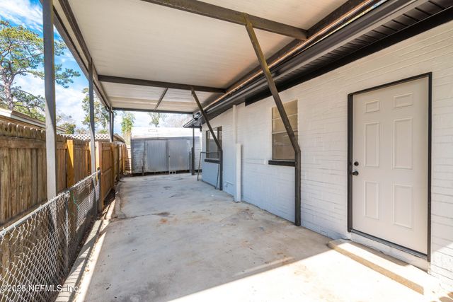 8845 ATTER Lane, Jacksonville, FL 32216