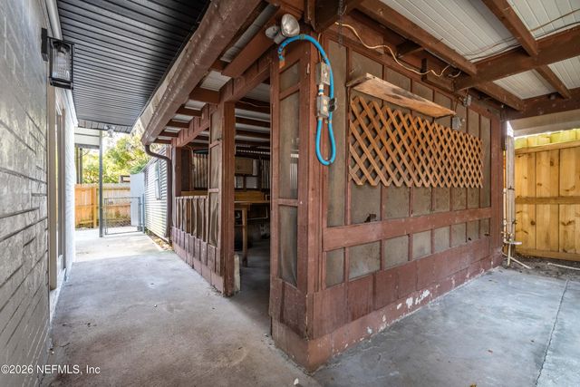 8845 ATTER Lane, Jacksonville, FL 32216