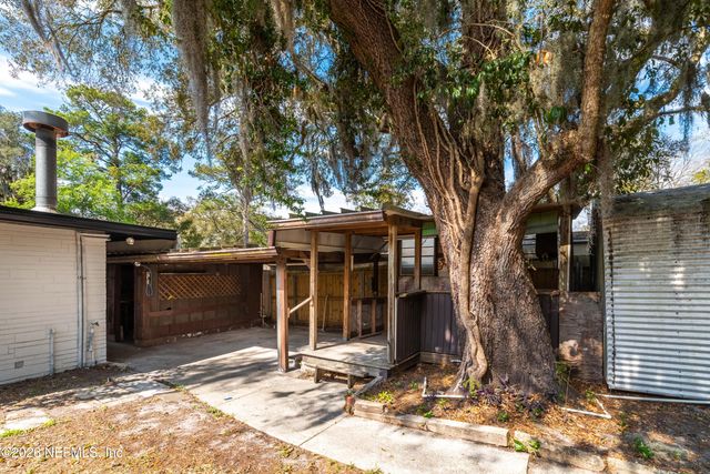 8845 ATTER Lane, Jacksonville, FL 32216