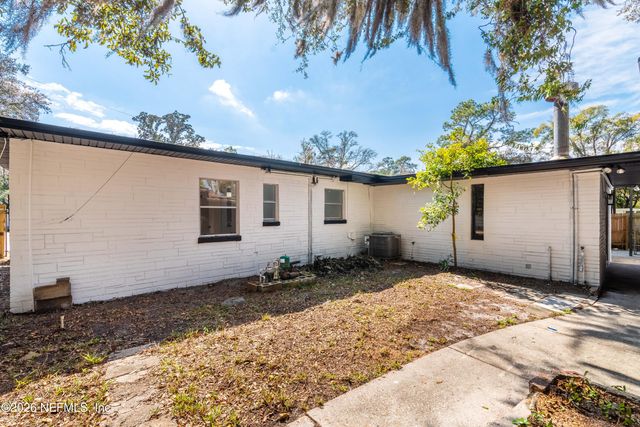 8845 ATTER Lane, Jacksonville, FL 32216