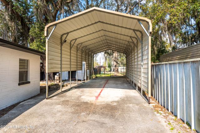 8845 ATTER Lane, Jacksonville, FL 32216