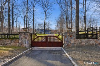 21 Split Rock Road, Newtown, CT 06470