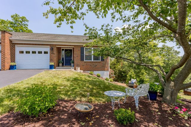 4003 PIRKEY LN, Rockingham, VA 22801