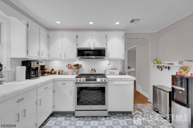 233 MAPLE Avenue, Dunellen, NJ 08812