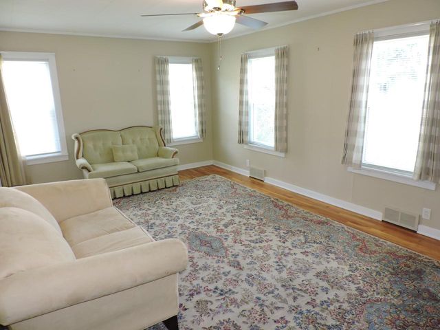 127 N Pleasant AVENUE, Jefferson, WI 53549