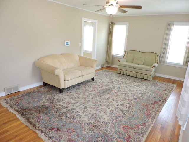 127 N Pleasant AVENUE, Jefferson, WI 53549
