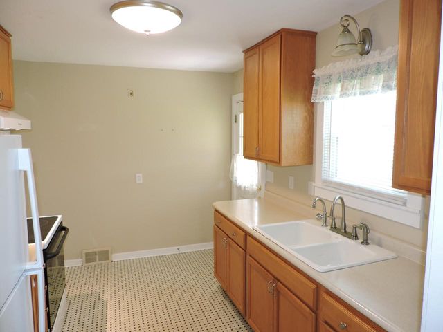 127 N Pleasant AVENUE, Jefferson, WI 53549