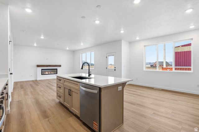 653 N PLAINSMAN DR, Spanish Fork, UT 84660